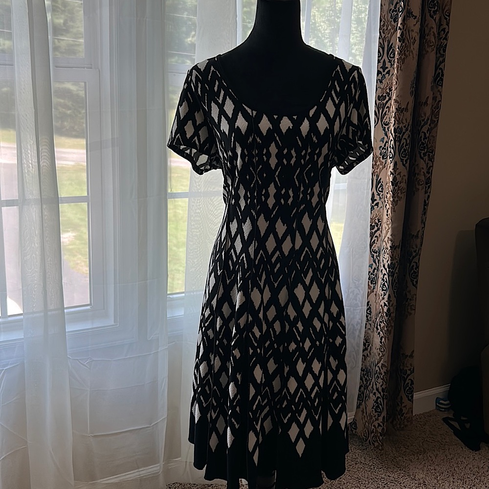 Dress Black/White